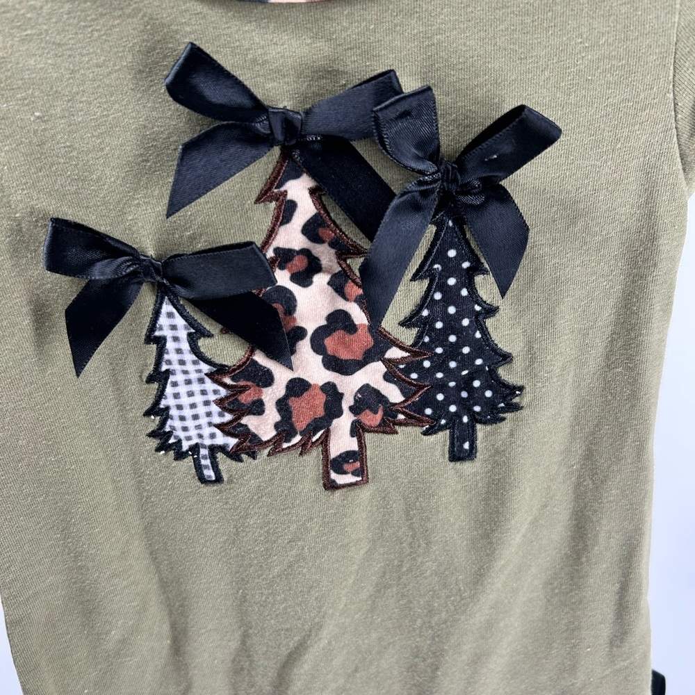 Olive Green Baby Romper, Jumper with Leopard ruffle Trim Christmas, boutique 6m - Picture 3 of 5